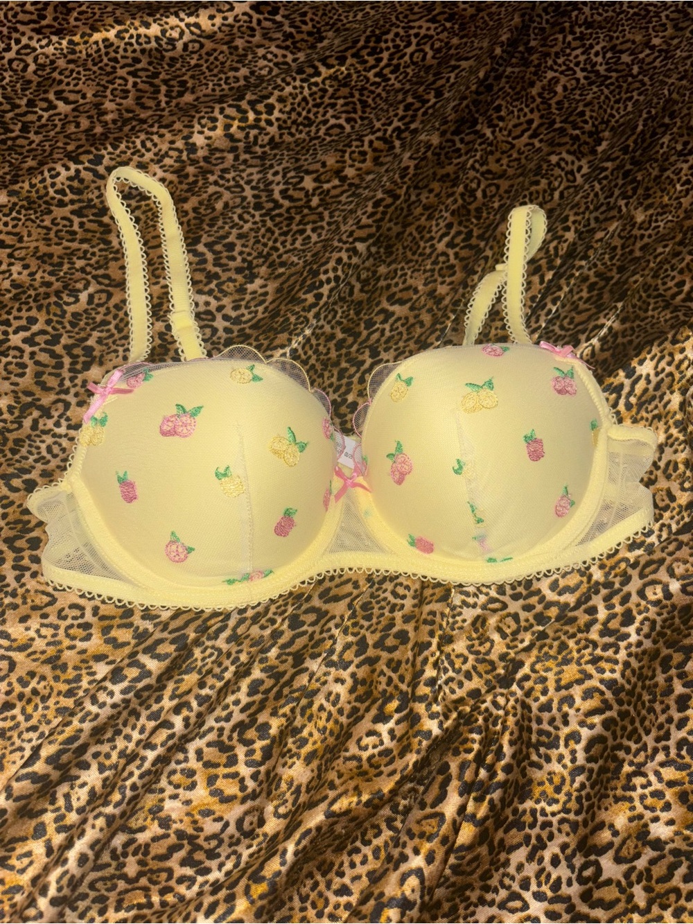 Victorias Secret PINK Push Up Bra with lemons embroidered 34B